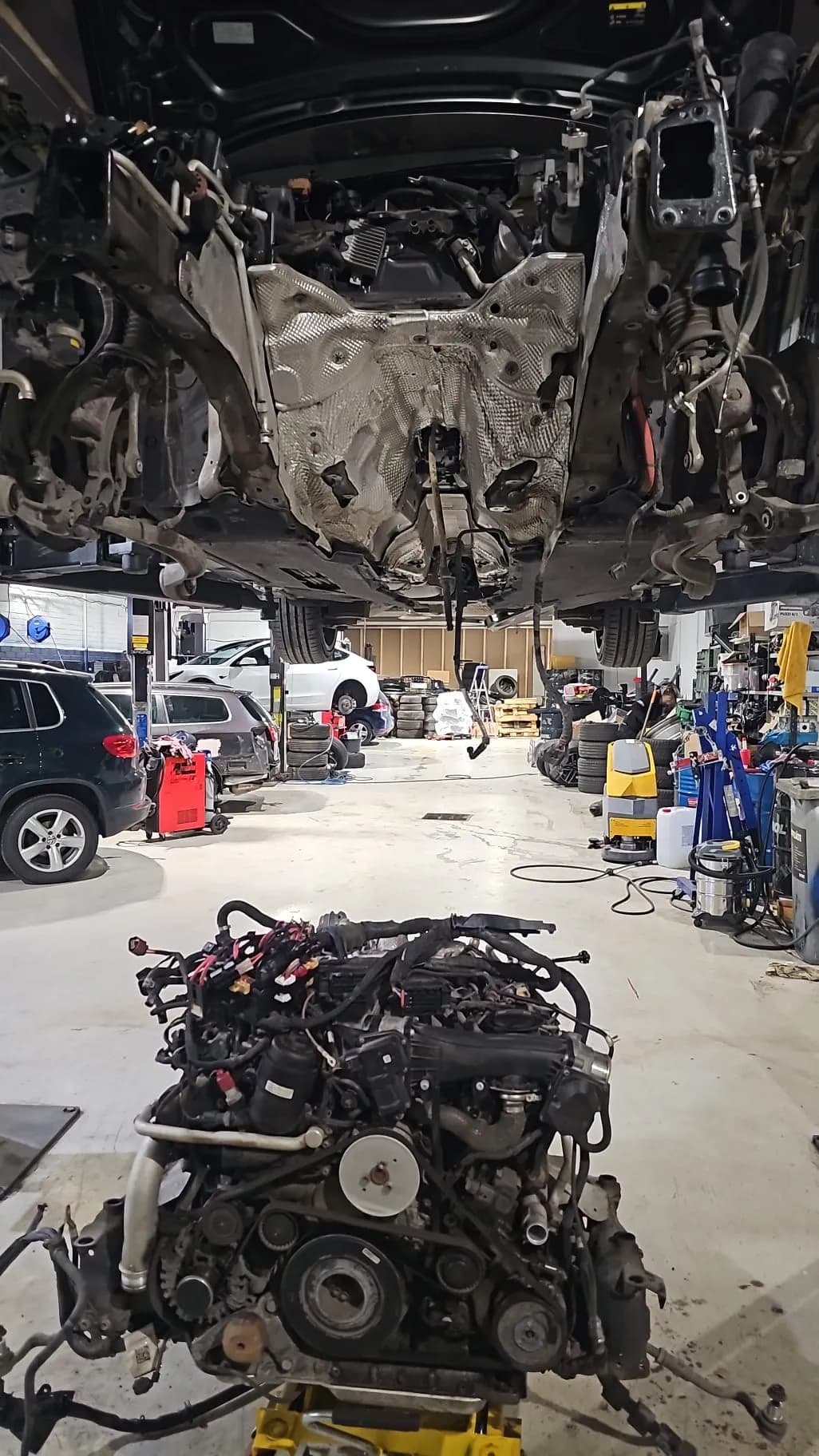 Audi A6 2018 3.0BiTDi jakoketjuremontti