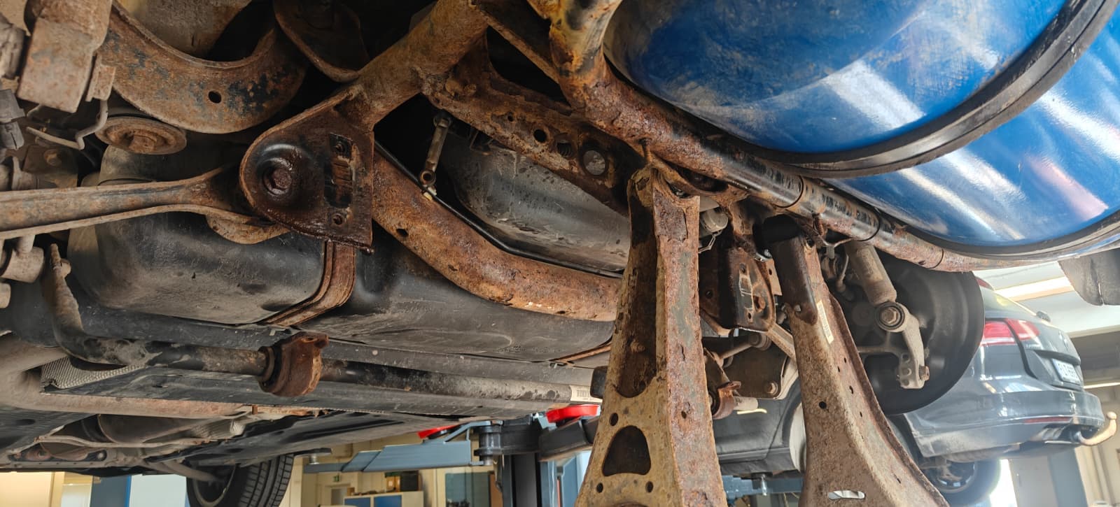 Volkswagen Passat 2009 1.4TSi CNG alusta remontti