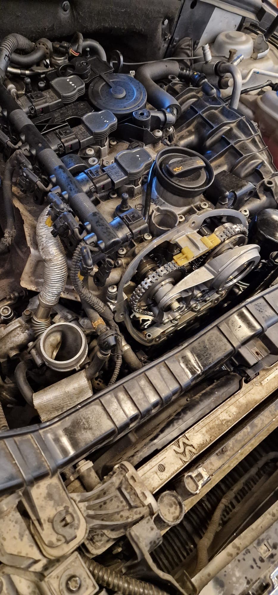 Audi A5 2.0TFSi jakopään ketjun vaihto